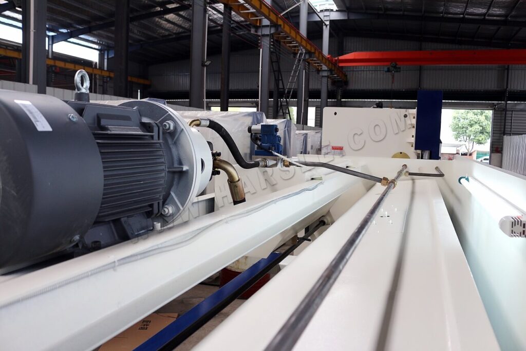 4 Tips You Need to Know About Swing Beam Shearing Machines 6 Cisaille à balancier