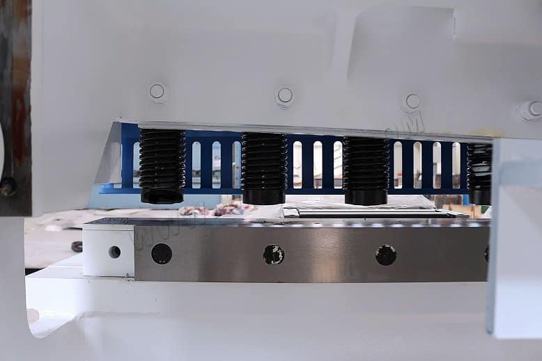 6 Tips Shearing Machine Operator Needs to Know 7 Shear blade